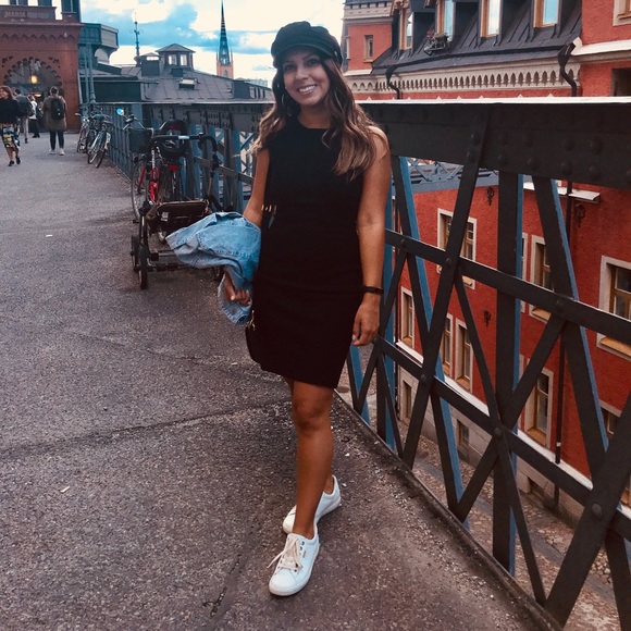 Meet your Posher, Rachel - Picture 1 of 2